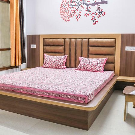 Sai Alok Homestay Shimla Zewnętrze zdjęcie