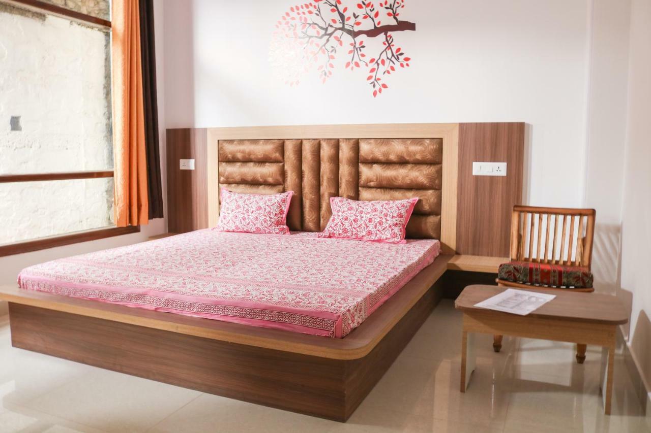 Sai Alok Homestay Shimla Zewnętrze zdjęcie